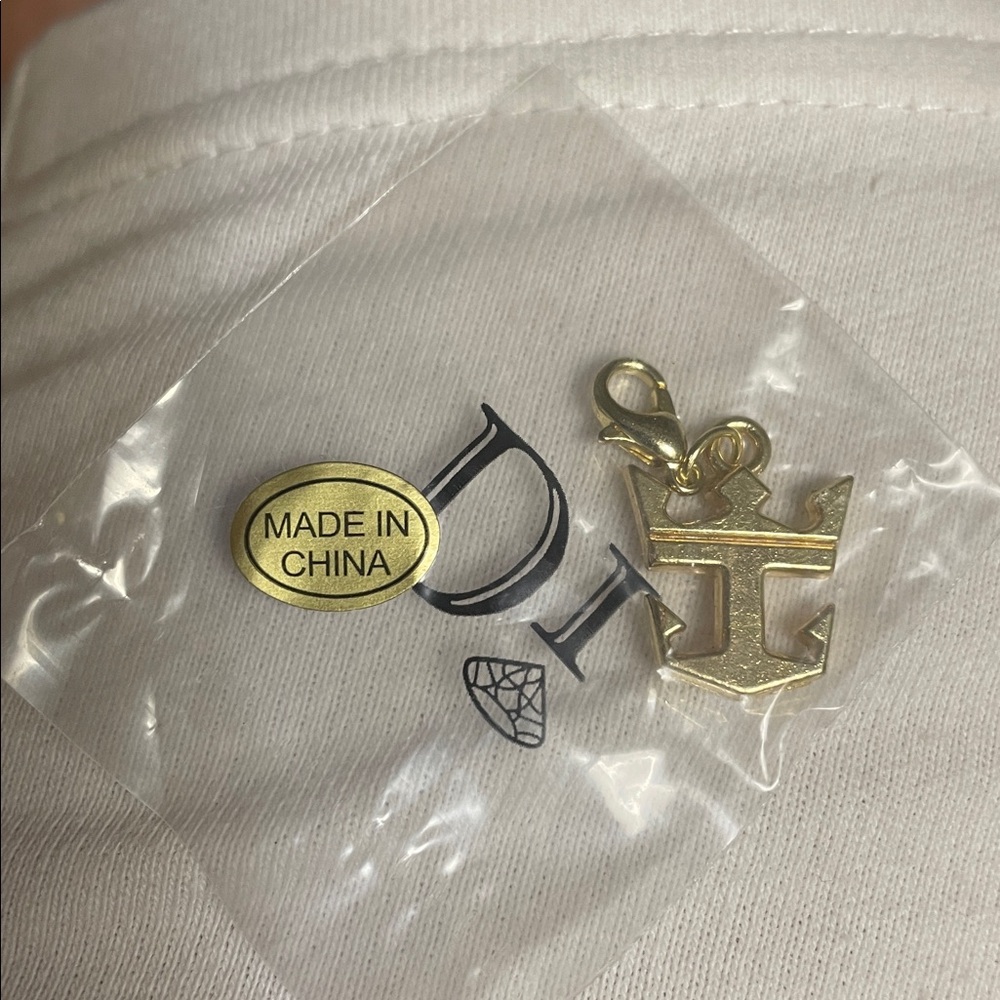 DI DIAMOND INTERNATIONAL Sealed New GOLD TONE ANCHOR CHARM